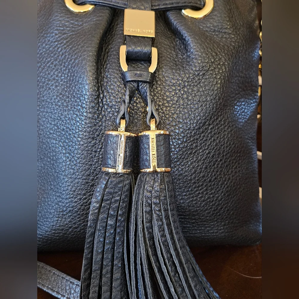 Michael Kors Small Pebbled Leather Crossbody Bag! - Picture 4 of 12